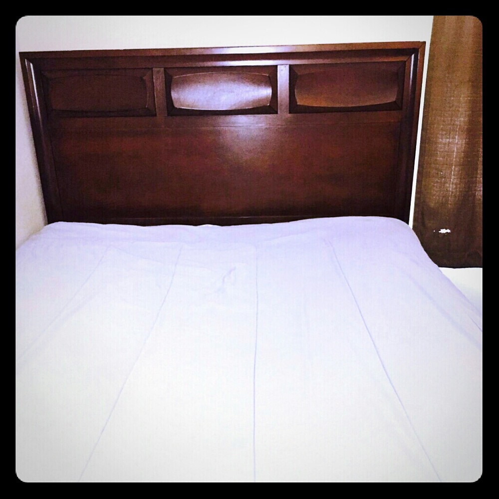 Queen bed